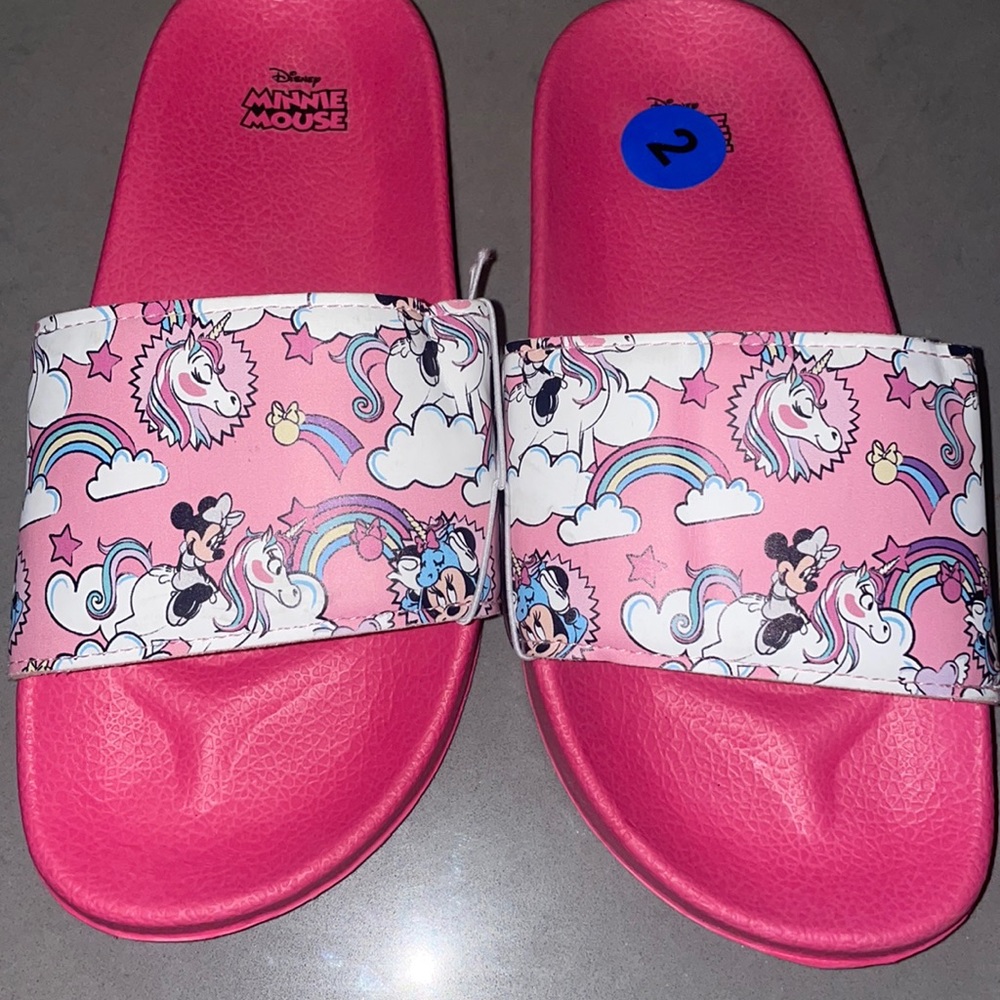 Minnie Mouse girl slides